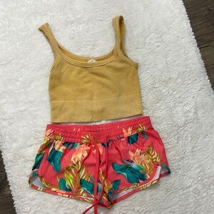 U.S.APPAREL Ladies Board Shorts
BIRDS OF PARADISE and Top Size XS